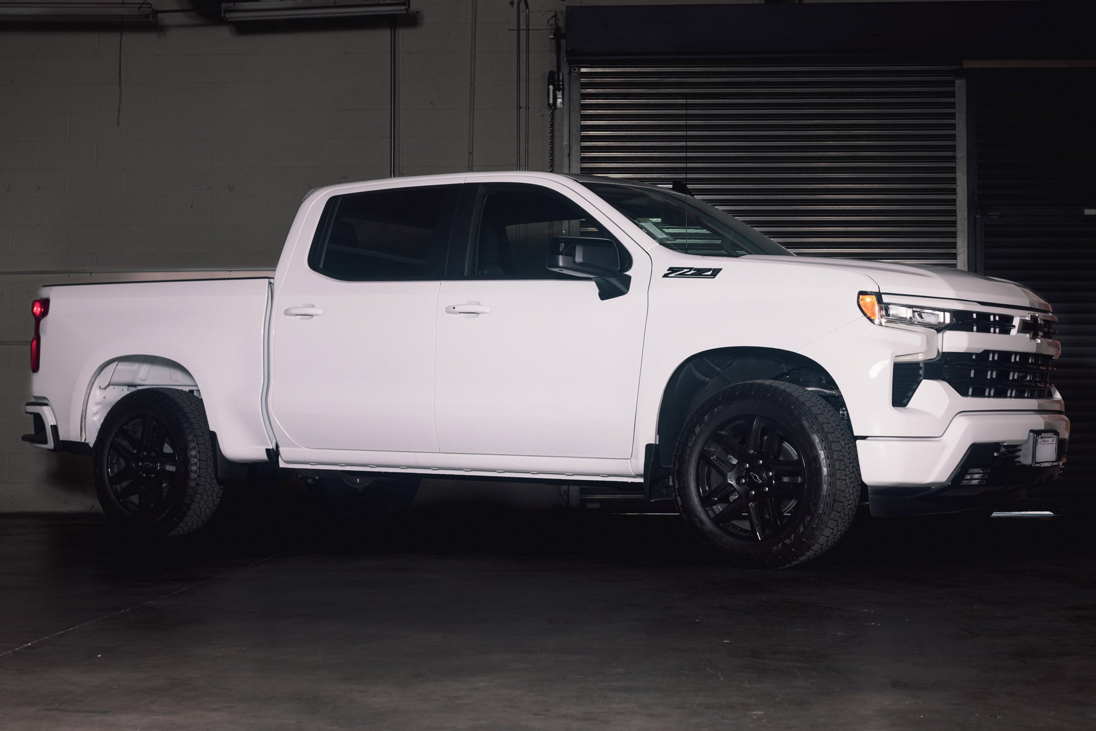 23’ Z71 CHEVROLET SILVERADO RST