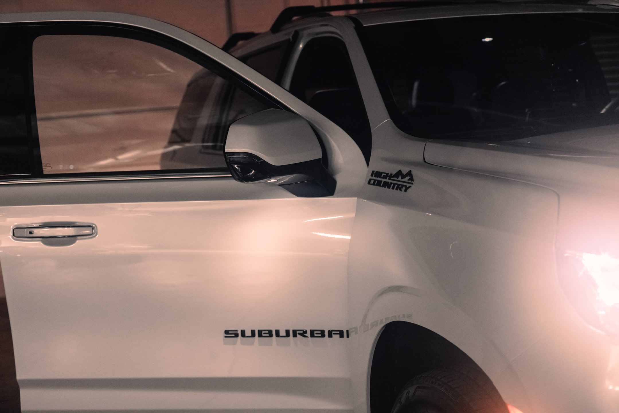 23’ HIGH COUNTRY SUBURBAN