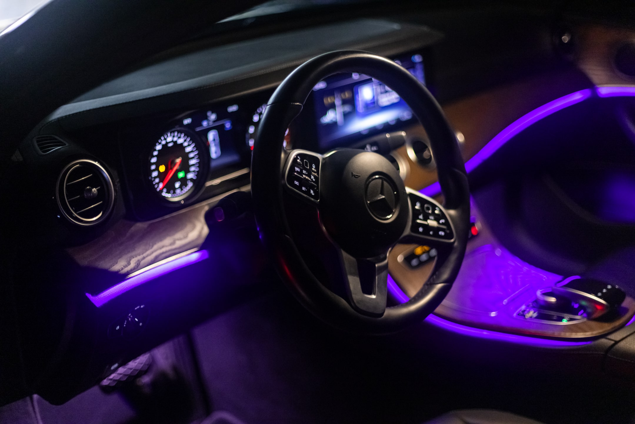 19’ E300 MERCEDES BENZ