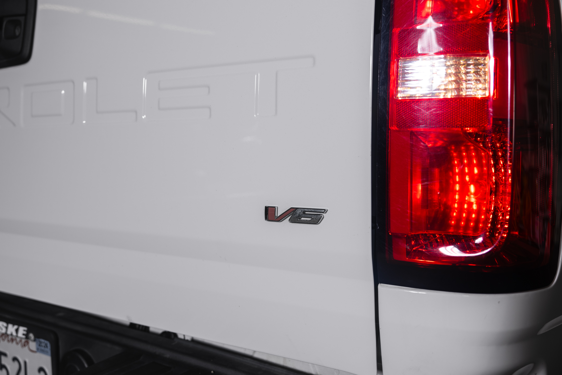 Yellowspeed Passenger Side Tail Light For Chevrolet Colorado 2015-2022 – CAPA Certified, With Bulb